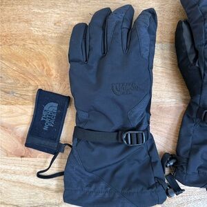 The North Face Women’s Black Outdoor/Ski Gloves